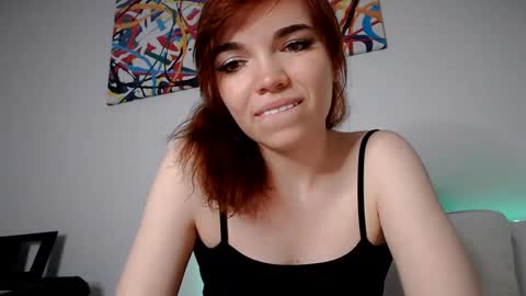 Snapshot of olivka_flower chatting on 01.11.25 Angelina Lina online show from 01.11.25