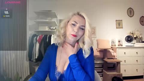 ollalla7 online show from 11.04.25