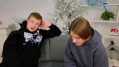 Snapshot of ollistiw chatting on 11.26.25 Olli and Stiw online show from 11.26.25