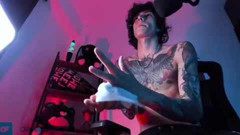     online show from 03.05.25