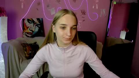Ollivia online show from 04.28.26