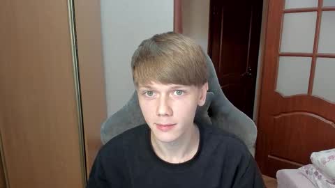 Snapshot of olvr_zoolander chatting on 01.17.26 Oliver and Mira online show from 01.17.26