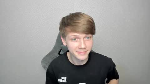 Snapshot of olvr_zoolander chatting on 02.07.26 Oliver and Mira online show from 02.07.26