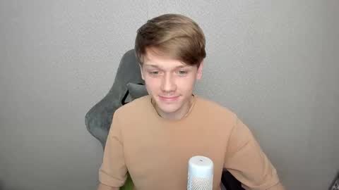 Snapshot of olvr_zoolander chatting on 02.16.26 Oliver and Mira online show from 02.16.26