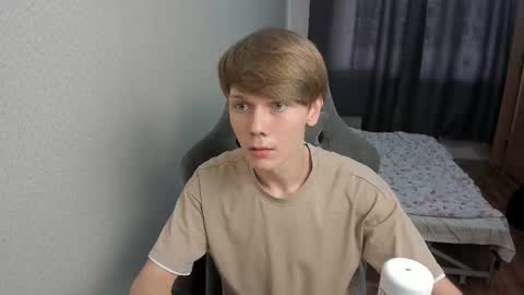 Snapshot of olvr_zoolander chatting on 03.06.26 Oliver and Mira online show from 03.06.26