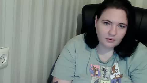 OlyaAndNetty online show from 10.19.25