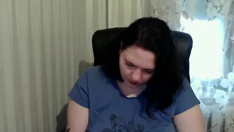 OlyaAndNetty online show from 10.21.25