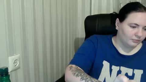 OlyaAndNetty online show from 10.22.25