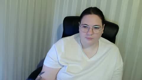 OlyaAndNetty online show from 11.14.25