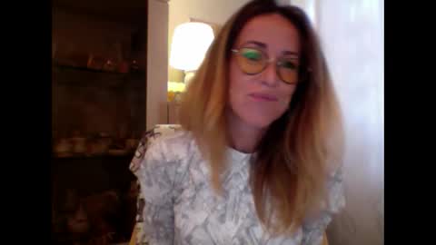Snapshot of olyra11 chatting on 09.12.25 olyra11 online show from 09.12.25
