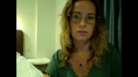 Snapshot of olyra11 chatting on 01.11.26 olyra11 online show from 01.11.26