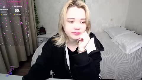 Snapshot of omg_itsperfect chatting on 01.09.26 Fina online show from 01.09.26