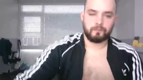 Snapshot of omgwhereim chatting on 01.12.25 omgwhereim online show from 01.12.25