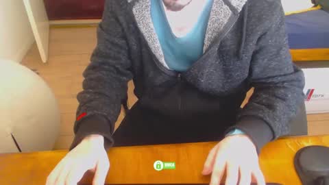 Snapshot of omisoluckyguy chatting on 02.14.25 lucky guy online show from 02.14.25