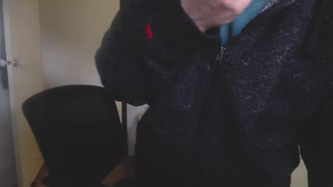 Snapshot of omisoluckyguy chatting on 02.16.25 lucky guy online show from 02.16.25