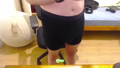 Snapshot of omisoluckyguy chatting on 12.20.25 lucky guy online show from 12.20.25