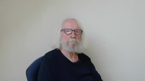 Snapshot of onanister chatting on 01.01.25 Somewhere over the rainbow online show from 01.01.25