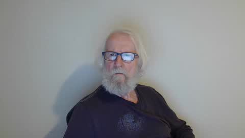 Snapshot of onanister chatting on 01.20.25 Somewhere over the rainbow online show from 01.20.25