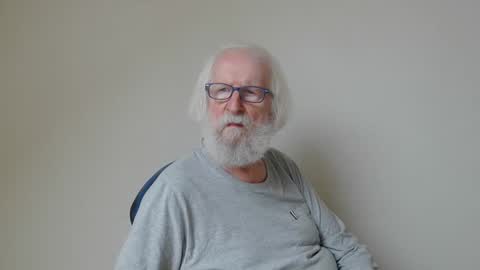 Snapshot of onanister chatting on 02.18.25 Somewhere over the rainbow online show from 02.18.25