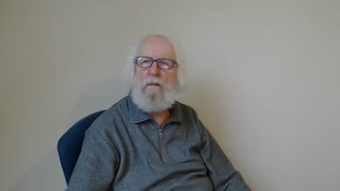 Snapshot of onanister chatting on 02.19.25 Somewhere over the rainbow online show from 02.19.25