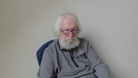 Snapshot of onanister chatting on 03.11.25 Somewhere over the rainbow online show from 03.11.25