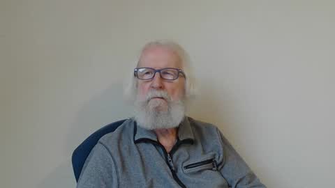 Snapshot of onanister chatting on 03.12.25 Somewhere over the rainbow online show from 03.12.25