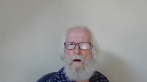 Snapshot of onanister chatting on 09.30.25 Somewhere over the rainbow online show from 09.30.25