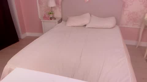 Nicole online show from 12.24.24