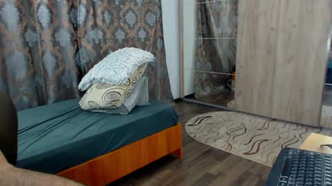 Snapshot of oneboy1x1 chatting on 11.29.25 oneboy1x1 online show from 11.29.25