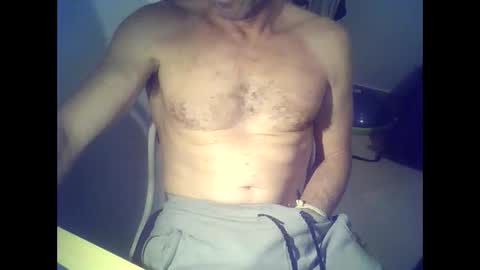 Snapshot of oneeedge chatting on 12.30.24 Edge online show from 12.30.24