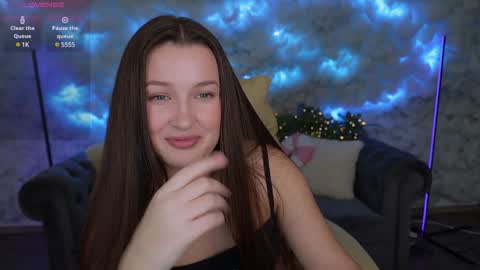 L A Y A online show from 02.05.25