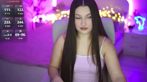 L A Y A online show from 10.03.25