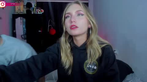 Snapshot of onemore_cum chatting on 02.12.25 YIN MIGUEL online show from 02.12.25