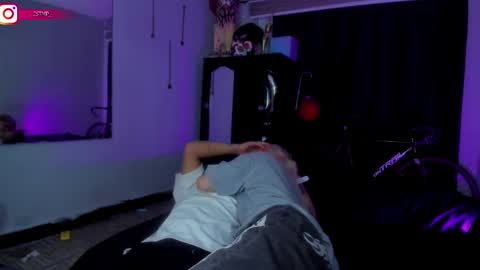 Snapshot of onemore_cum chatting on 02.19.25 YIN MIGUEL online show from 02.19.25