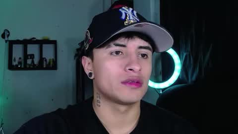 Snapshot of onemore_cum chatting on 01.11.26 YIN MIGUEL online show from 01.11.26