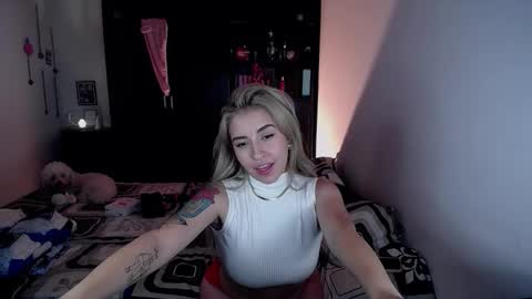 Snapshot of onemore_cum chatting on 02.15.26 YIN MIGUEL online show from 02.15.26