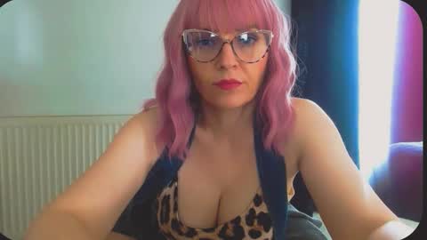 Snapshot of onemoreblonde chatting on 04.20.26 Nicol online show from 04.20.26