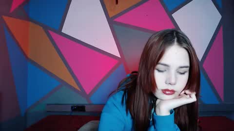 Snapshot of onessandra chatting on 11.20.25 onessandra online show from 11.20.25