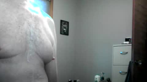 Snapshot of oneyedjackin chatting on 10.26.25 oneyedjackin online show from 10.26.25