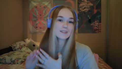 Snapshot of oniehubach chatting on 03.21.26 Elizabeth online show from 03.21.26