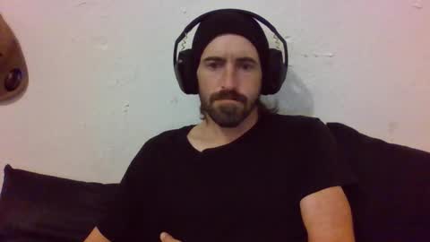 Snapshot of oniyoshiken chatting on 11.13.25 oniyoshiken online show from 11.13.25