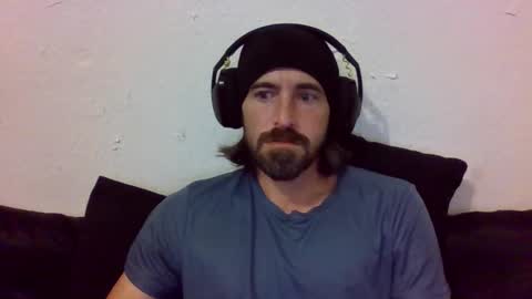 Snapshot of oniyoshiken chatting on 11.14.25 oniyoshiken online show from 11.14.25