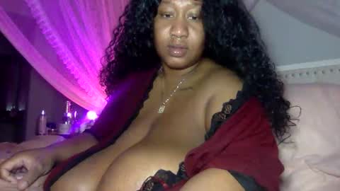 Snapshot of onlineerica chatting on 11.11.25 onlineerica online show from 11.11.25