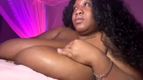 Snapshot of onlineerica chatting on 11.13.25 onlineerica online show from 11.13.25