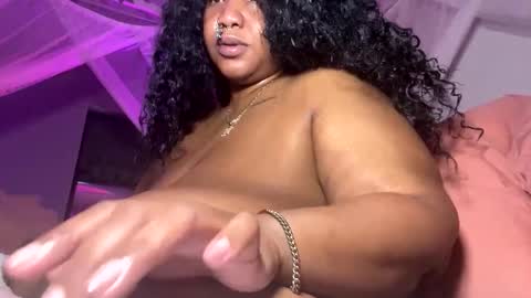 Snapshot of onlineerica chatting on 11.14.25 onlineerica online show from 11.14.25