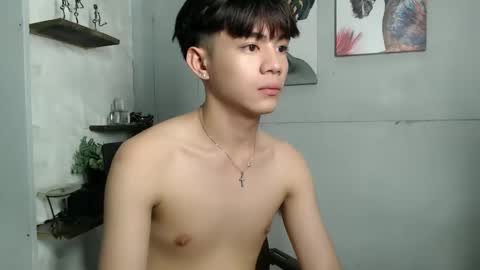 Snapshot of only_mau chatting on 12.13.25 MAU online show from 12.13.25