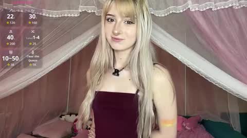 Snapshot of onlyeva1 chatting on 05.08.26 Eva online show from 05.08.26