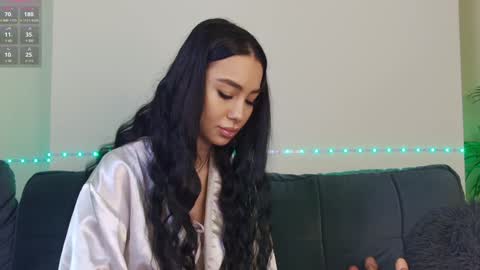 Snapshot of onlyxandra7 chatting on 01.17.25 Xandra online show from 01.17.25