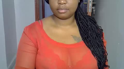 Snapshot of onlyyhazelbrown chatting on 09.20.25 Patience online show from 09.20.25