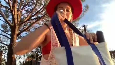 Snapshot of onyx_unleashed chatting on 12.22.24 onyx_unleashed online show from 12.22.24